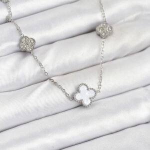 316L Çelik Zincir Gümüş Renk Beyaz ve Zirkon Taşlı Yonca Kadın Kolye BKO10588