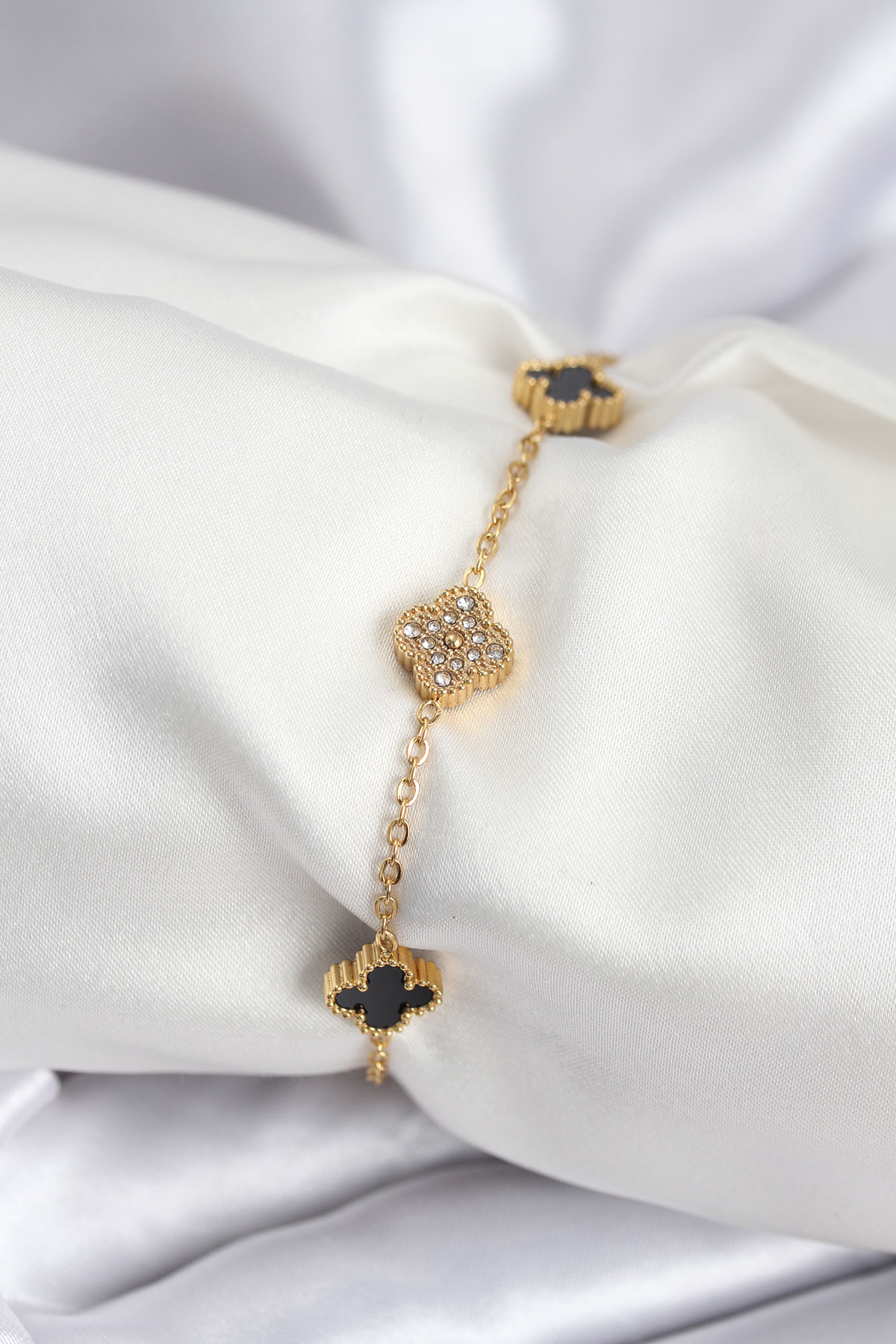 316L Çelik Gold Renk Siyah ve Zirkon Taşlı Baby Boy Yonca Kadın Bileklik BB7953