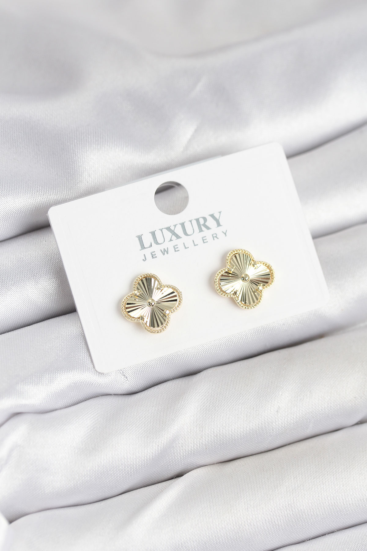 Pirinç Gold Renk Tekli Yonca Kadın Küpe BKP11232