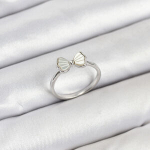 Pirinç Gümüş Renk Fiyonk Model Kadın Yüzük BYK3839