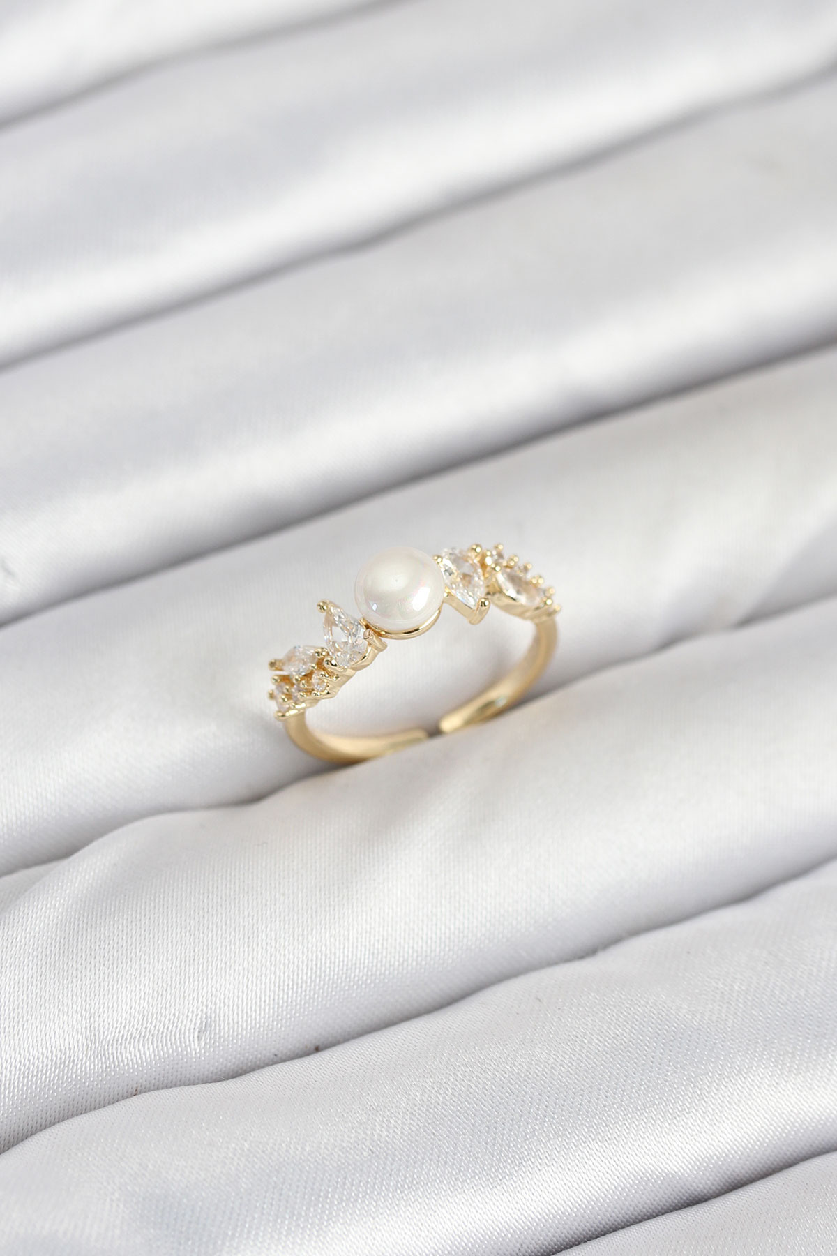 Pirinç Gold Renk Zirkon Taşlı İncili Model Kadın Yüzük BYK3852