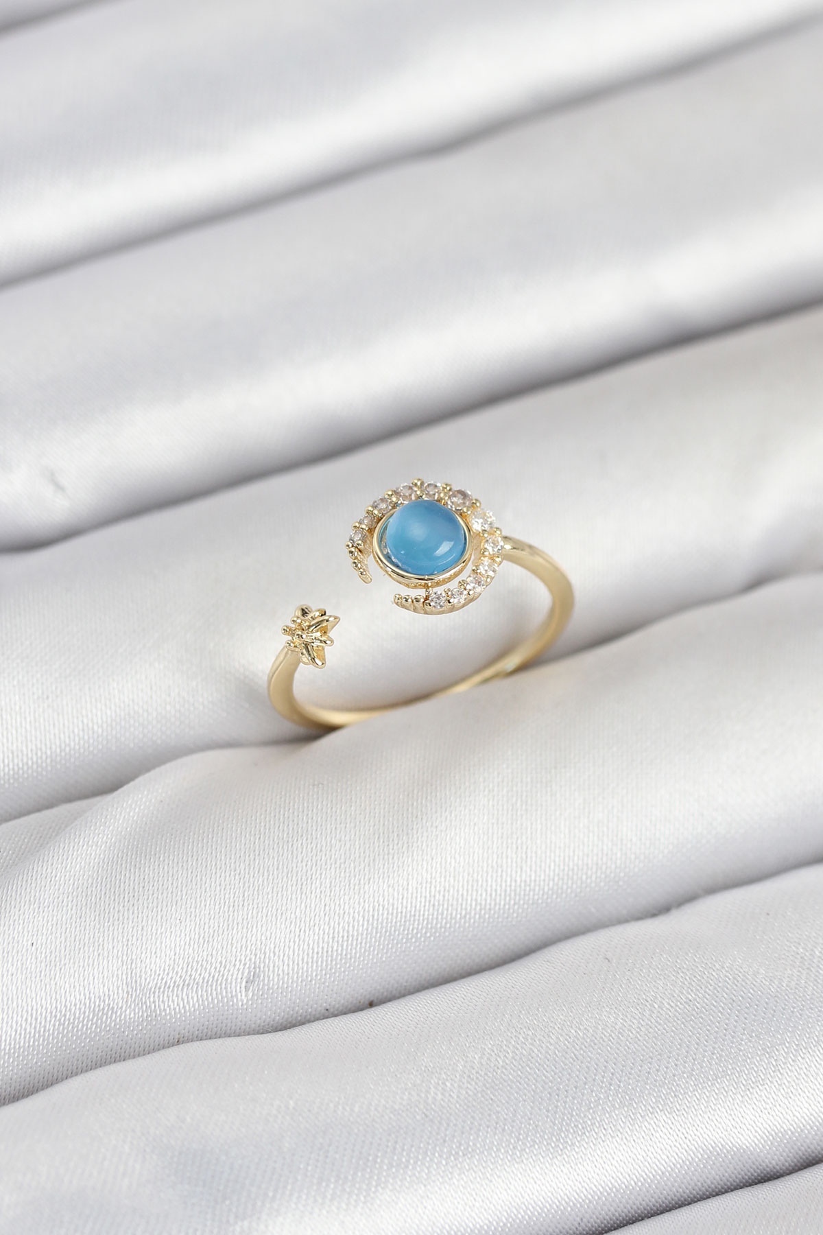 Pirinç Gold Renk Zirkon Taşlı Ay Yıldız Kadın Yüzük BYK3860