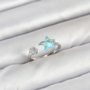 Pirinç Gümüş Renk Mavi Yıldızlı Model Kadın Yüzük BYK3869