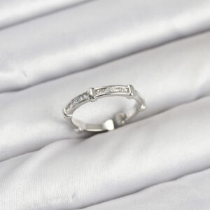 Pirinç Gümüş Renk Kemik Model Zirkon Taşlı Kadın Yüzük BYK3889