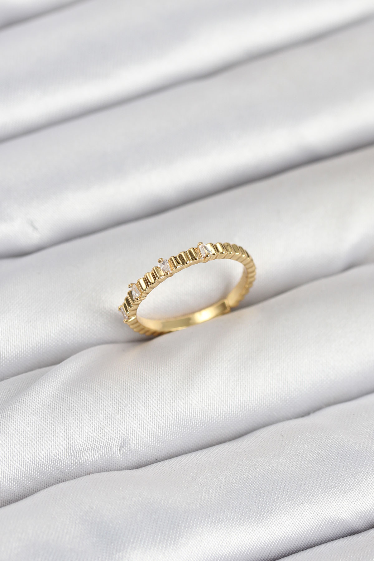 Pirinç Gold Renk Lazer Kesim Kadın Yüzük BYK3892