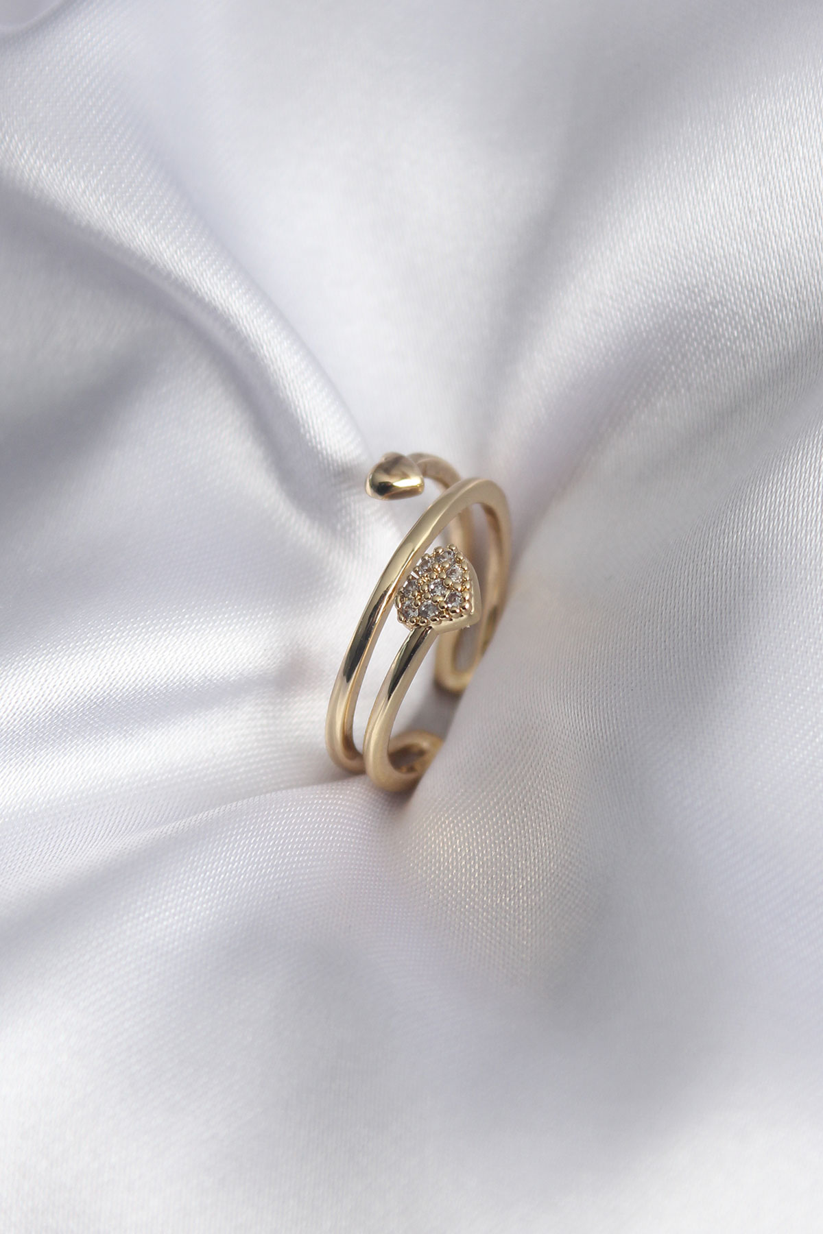 Pirinç Gold Renk Zirkon Taş Detay Kalp Model Kadın Yüzük BYK2917