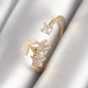 Pirinç Gold Renk Zirkon Taşlı Çiçek Model Kadın Yüzük BYK3067