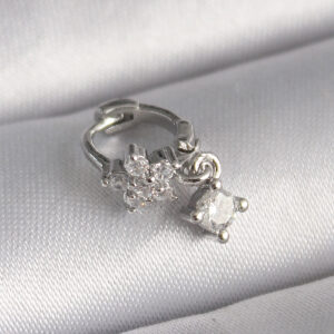 316L Çelik Gümüş Renk Zirkon Taşlı Çiçek Model Sallantı Detay Tragus Piercing PR1311