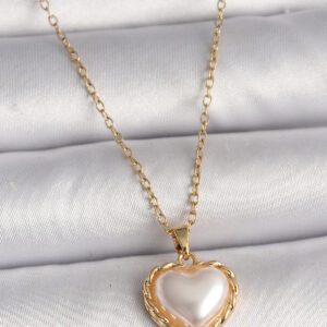 316L Çelik Gold Renk Zincir 3D İnci Kalp Model Kadın Kolye BKO9713