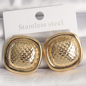 Pirinç Gold Renk İşlemeli Kare Model Kadın Küpe BKP10149