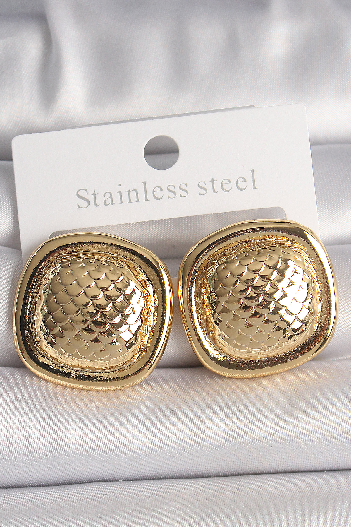 Pirinç Gold Renk İşlemeli Kare Model Kadın Küpe BKP10149