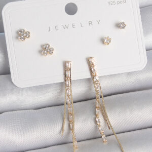 Pirinç Gold Renk Su Yolu Zirkon Taşlı Sallantı Model Çiçek Detay 925 Ayar Gümüş Çivi Kadın Küpe Seti BKP10490