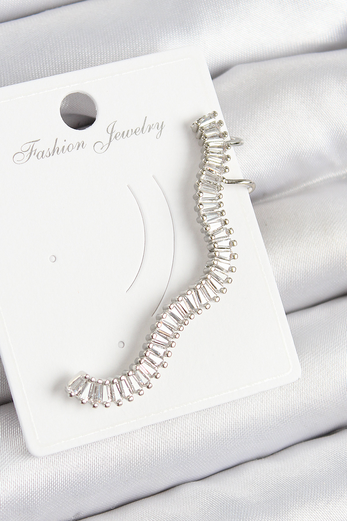 Pirinç Su Yolu Model Gümüş Renk Sağ Kıkırdak Küpe BKP10986