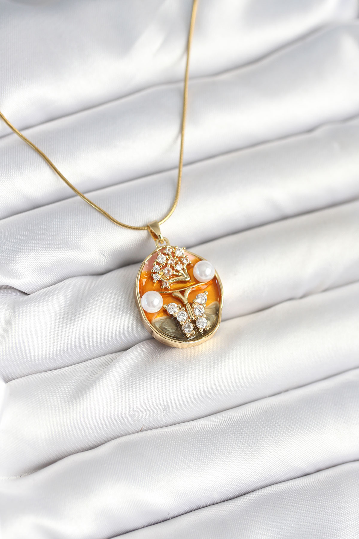 316L Çelik Zincir Kelebek Model Sanatsal Portre Kadın Kolye BKO10594