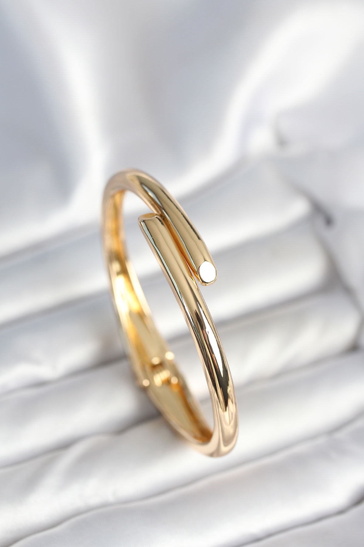 Pirinç Gold Renk Kadın Kelepçe Bileklik BB7975