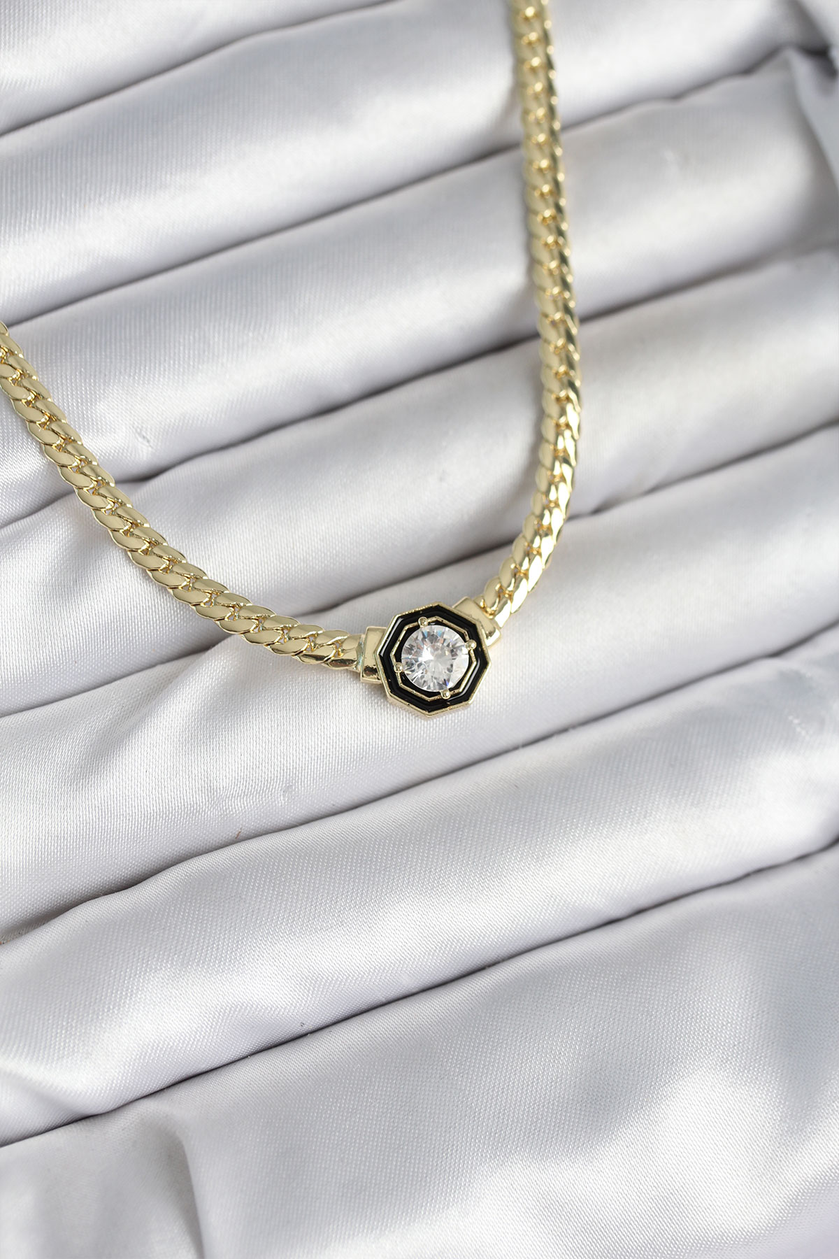 Pirinç Gold Renk Zirkon Taşlı Kadın Kolye BKO10601