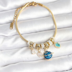 Pirinç Gold Renk Dünya Charmlı Kadın Bileklik BB7987