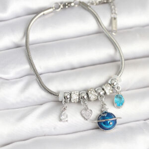 Pirinç Gümüş Renk Dünya Charmlı Kadın Bileklik BB7988