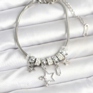 Pirinç Gümüş Renk Yıldız Charmlı Kadın Bileklik BB7994