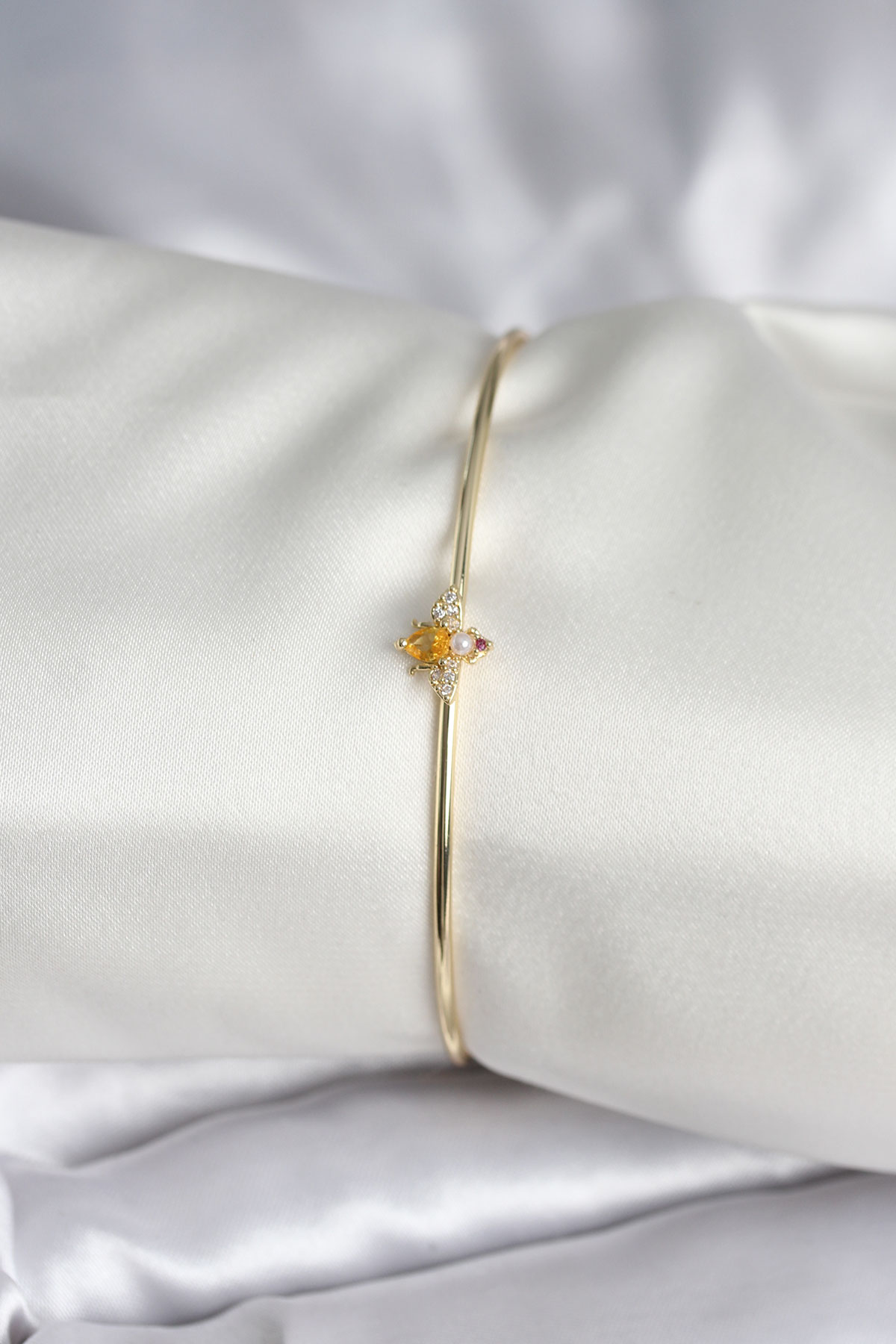 Sinek Figürlü Gold Renk Pirinç Kadın Bileklik BB8000