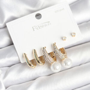 Pirinç Gold Renk Zirkon Taşlı İnci Detaylı 925 Ayar Gümüş Çivili Kadın Küpe Seti BKP11252