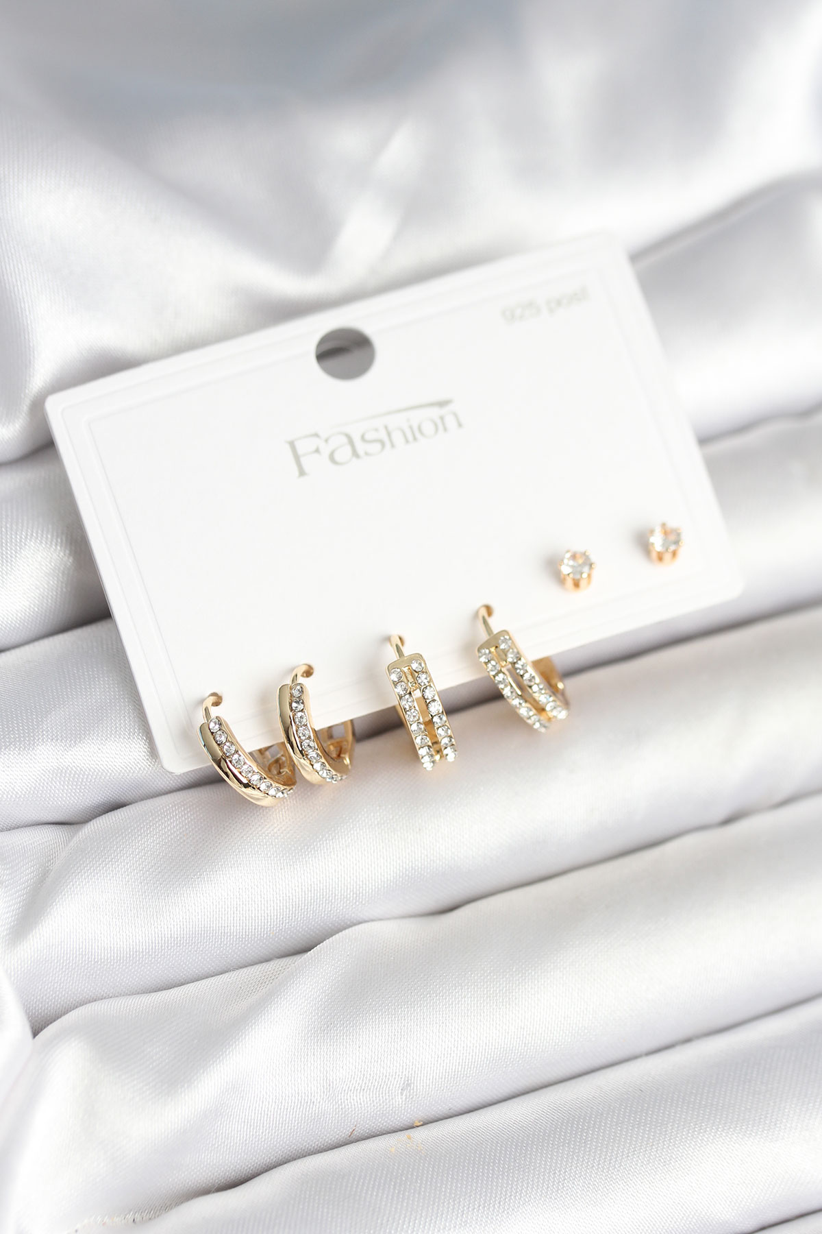 Pirinç Gold Renk Zirkon Taşlı 925 Gümüş Çivili Kadın Küpe Seti BKP11257