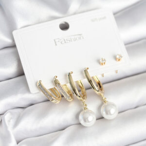 Pirinç Gold Renk İnci Detaylı 925 Ayar Gümüş Çivili Kadın Küpe Seti BKP11259