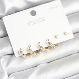 Pirinç Gold Renk Zirkon Taşlı ve İncili Model 925 Ayar Gümüş Çivi Kadın Küpe Seti BKP11277