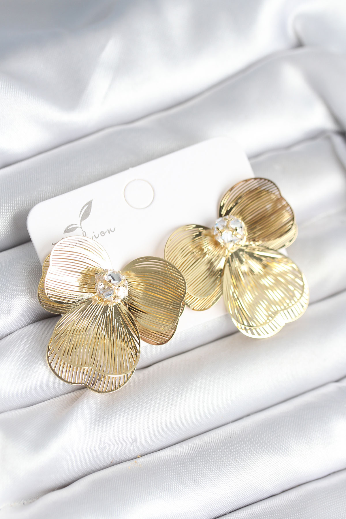 Çiçek Model Gold Renk Pirinç Kadın Küpe BKP11293