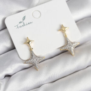 Kutup Yıldızı Pirinç Gold Renk Zirkon Taşlı Kadın Küpe BKP11303