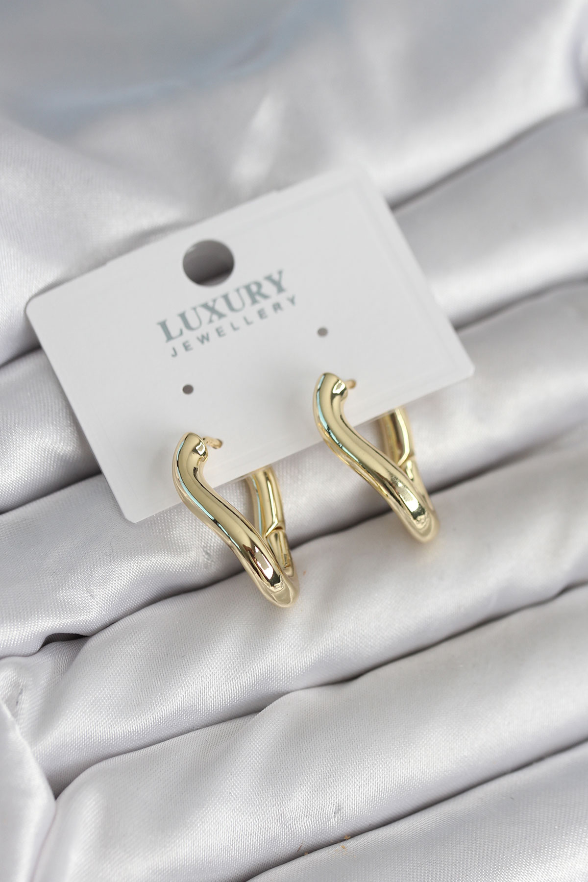 Gold Renk Eğik Halka Model Pirinç Kadın Küpe BKP11312