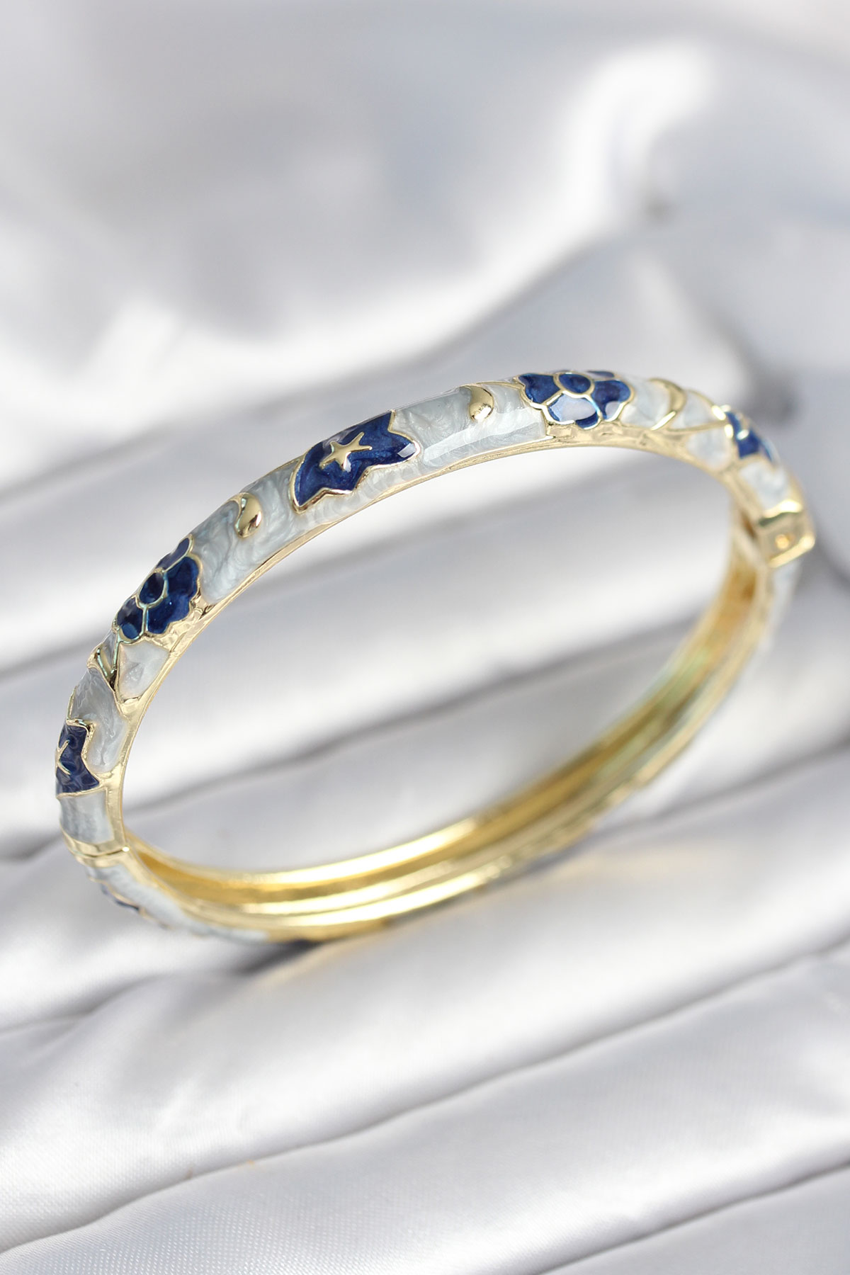 Mavi Renk Detaylı Mineli Kelepçe BB8010