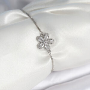 Çiçek Model Asansörlü Gümüş Renk Kadın Bileklik BB8012