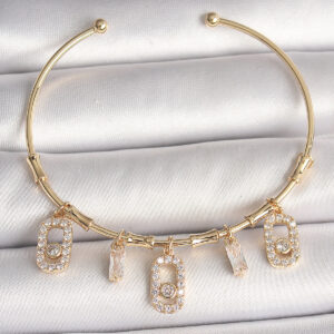 Pirinç Gold Renk Sallantı Zirkon Taşlı Messika Figür Charm Kadın Bileklik BB6893