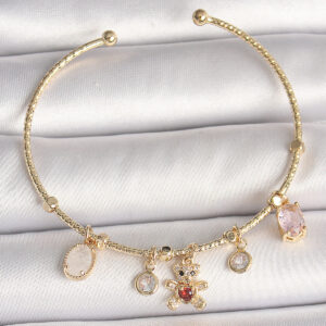 Pirinç Gold Renk Sallantı Zirkon Taşlı Ayıcık Figür Kırmızı Kalp Detay Charm Kadın Bileklik BB6896