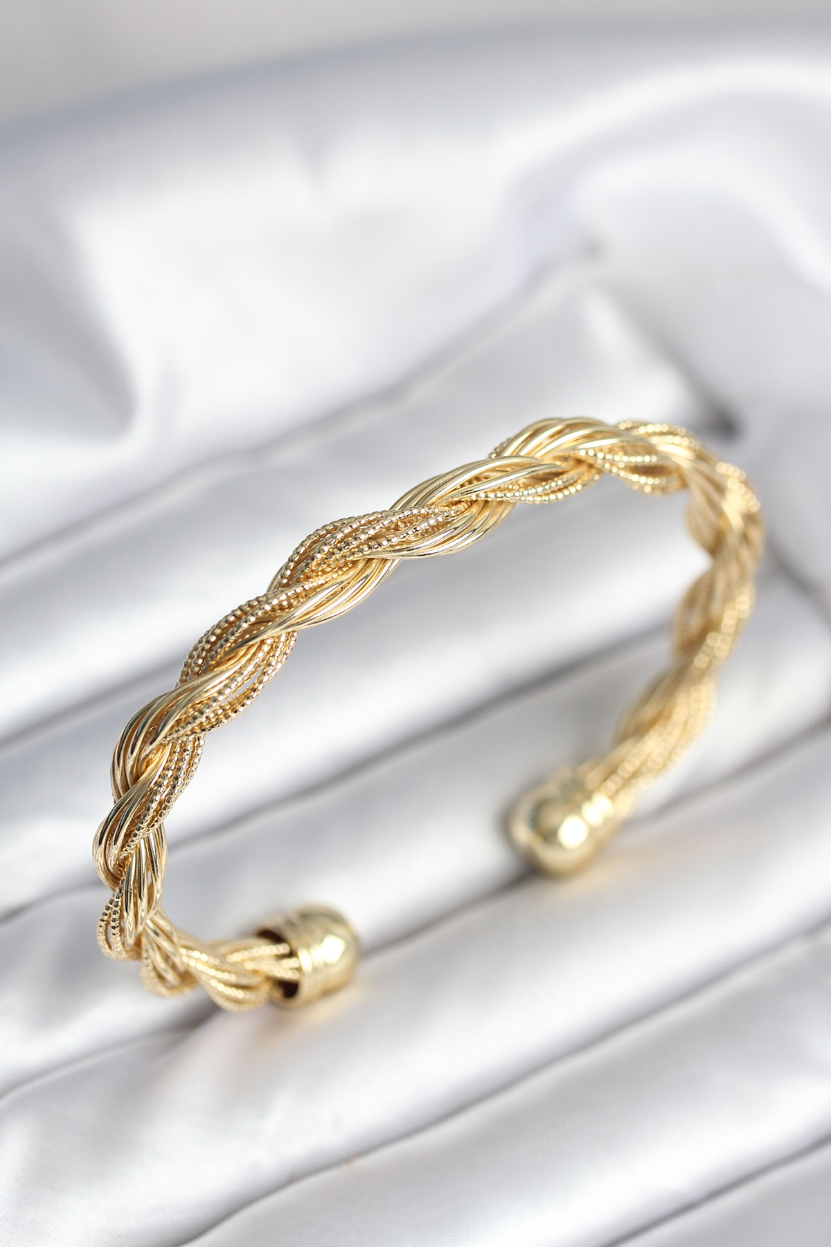 Burgu Zincir Model Gold Renk Kadın Vintage Bileklik BB8017