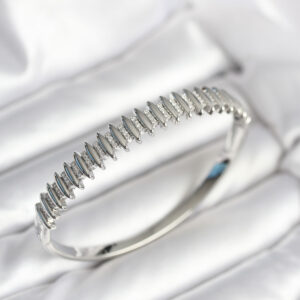 Gümüş Renk Zirkon Taşlı Pirinç Kadın Kelepçe BB8020