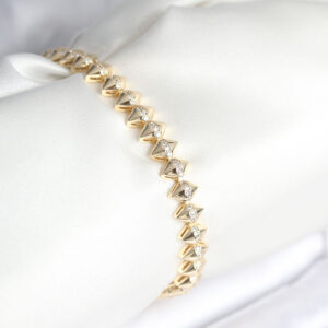 Pirinç Gold Renk Zirkon Taşlı Baklava Model Kadın Bileklik BB8024