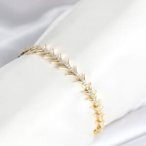 Pirinç Gold Renk Balık Sırtı Model Zirkon Taşlı Kadın Bileklik BB8027