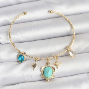 Caretta Caretta Charmlı Gold Renk Kadın Bileklik BB8033