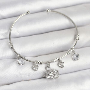 Kuğu Charmlı Gümüş Renk Kadın Bileklik BB8036