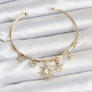 Güneş Charmlı Gold Renk Pirinç Kadın Bileklik BB8041