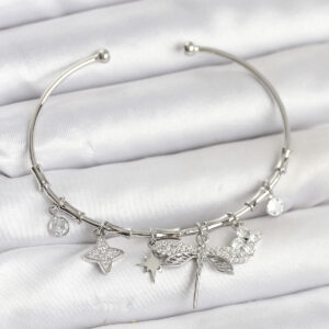 Yusufçuk Charmlı Gümüş Renk Pirinç Kadın Bileklik BB8046