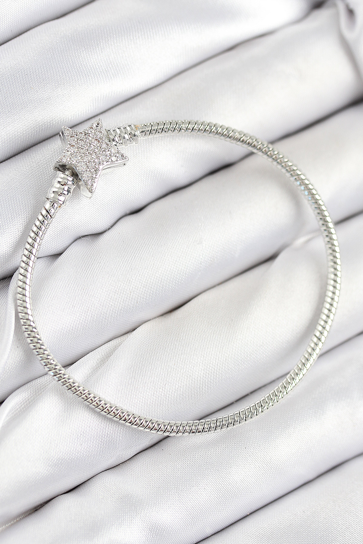 Pirinç Charm Zirkon Taşlı Yıldız Model Gümüş Renk Kadın Bileklik BB7804