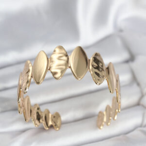 Pirinç Gold Renk Parçalı Model Kadın Bileklik BB8056