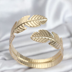 Yaprak Model Gold Renk Kadın Bileklik BB8057