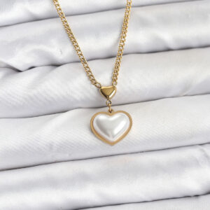 316L Çelik Zincir Gold Renk Bombeli Kalp Model Kadın Kolye BKO10685